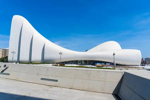 Bakü şehrinde Azerbaycan 'da çekilen bir manzara..