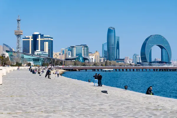 Bakü Bulvarı. Seyahat ve tatil konsepti.