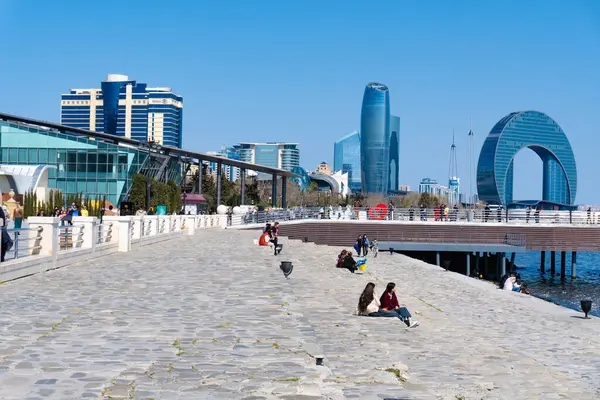 Bakü Bulvarı. Seyahat ve tatil konsepti.