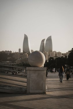 Fotoğraf Azerbaycan 'ın Bakü şehrinde çekildi. Seyahat ve konukseverlik kavramı.