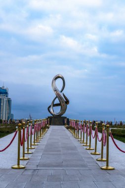 Fotoğraf, Zafer Parkı 'na yapılan bir ziyarette çekildi. Bakü, Azerbaycan.