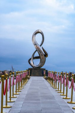 Fotoğraf, Zafer Parkı 'na yapılan bir ziyarette çekildi. Bakü, Azerbaycan.