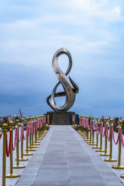 Fotoğraf, Zafer Parkı 'na yapılan bir ziyarette çekildi. Bakü, Azerbaycan.