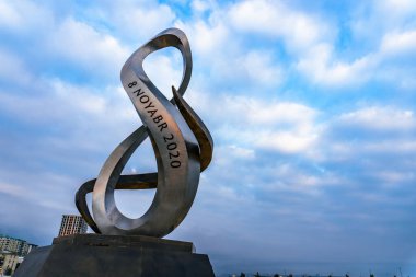 Fotoğraf, Zafer Parkı 'na yapılan bir ziyarette çekildi. Bakü, Azerbaycan.