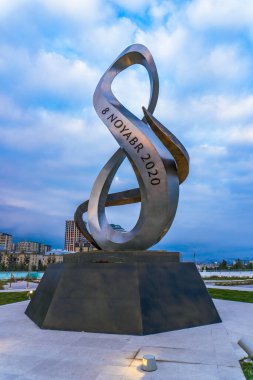 Fotoğraf, Zafer Parkı 'na yapılan bir ziyarette çekildi. Bakü, Azerbaycan.