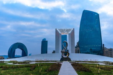 Fotoğraf, Zafer Parkı 'na yapılan bir ziyarette çekildi. Bakü, Azerbaycan.