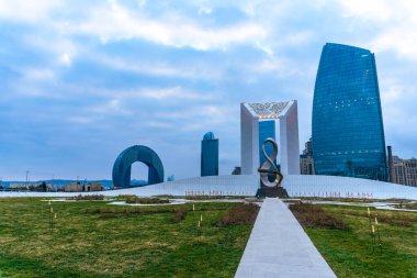Fotoğraf, Zafer Parkı 'na yapılan bir ziyarette çekildi. Bakü, Azerbaycan.