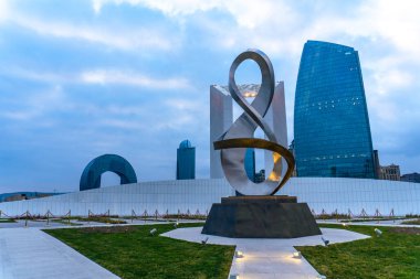 Fotoğraf, Zafer Parkı 'na yapılan bir ziyarette çekildi. Bakü, Azerbaycan.