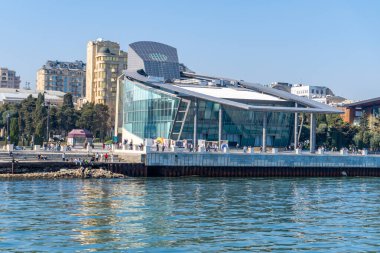 Fotoğraf Bakü, Azerbaycan 'da çekildi. Tatil ve seyahat kavramı.