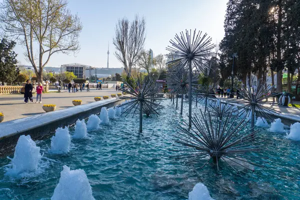 Fotoğraf Bakü, Azerbaycan 'da çekildi. Tatil ve seyahat kavramı.