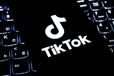 TikTok. Sosyal medya ve eğlence kavramı.