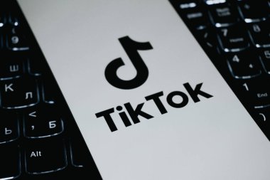 TikTok. Sosyal medya ve eğlence kavramı.