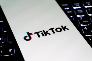 TikTok. Sosyal medya ve eğlence kavramı.