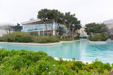 Bakü şehrinde soğuk hava havası var..