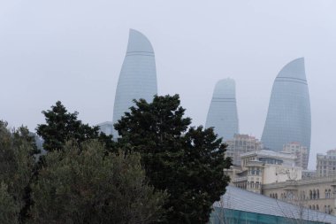 Bakü şehrinde soğuk hava havası var..