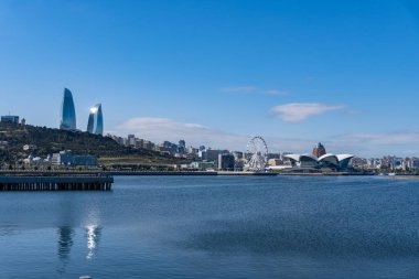 Bakü, seyahat etmek için çok güzel ve çarpıcı bir şehir. Tatil ziyareti fotoğrafı. Turizm.