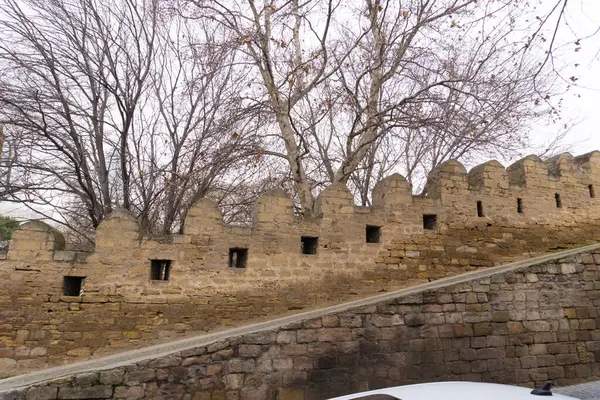 Bakü şehrinde soğuk hava havası var..