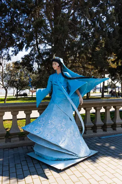 Azerbaycan 'ın başkenti Bakü' de Novruz havası hakim..