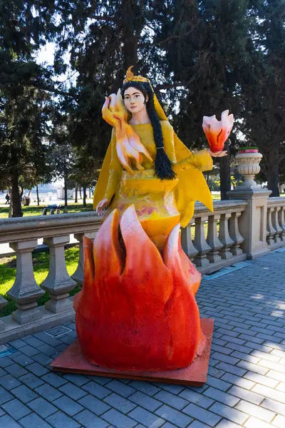 Azerbaycan 'ın başkenti Bakü' de Novruz havası hakim..