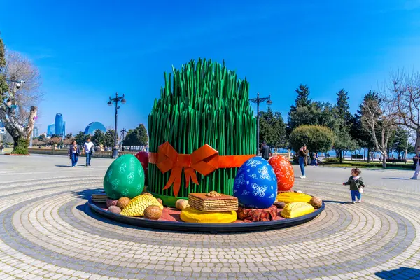 Azerbaycan 'ın başkenti Bakü' de Novruz havası hakim..