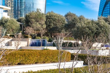 Azerbaycan 'ın Bakü şehrinde şehir fotoğrafı çekildi. Tatil ve seyahat kavramı.