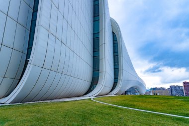 Heydar Aliyev Merkezi 'ne yaptığımız tatil ziyaretinden anılar geziyor. Bakü, Azerbaycan.