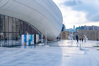 Heydar Aliyev Merkezi 'ne yaptığımız tatil ziyaretinden anılar geziyor. Bakü, Azerbaycan.