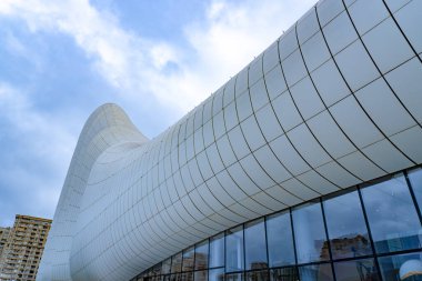 Heydar Aliyev Merkezi 'ne yaptığımız tatil ziyaretinden anılar geziyor. Bakü, Azerbaycan.