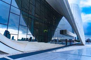 Heydar Aliyev Merkezi 'ne yaptığımız tatil ziyaretinden anılar geziyor. Bakü, Azerbaycan.