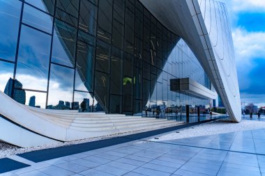 Heydar Aliyev Merkezi 'ne yaptığımız tatil ziyaretinden anılar geziyor. Bakü, Azerbaycan.