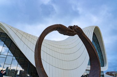 Heydar Aliyev Merkezi 'ne yaptığımız tatil ziyaretinden anılar geziyor. Bakü, Azerbaycan.