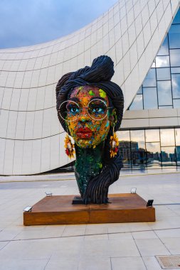 Heydar Aliyev Merkezi 'ne yaptığımız tatil ziyaretinden anılar geziyor. Bakü, Azerbaycan.