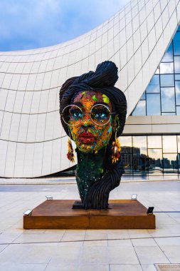 Heydar Aliyev Merkezi 'ne yaptığımız tatil ziyaretinden anılar geziyor. Bakü, Azerbaycan.