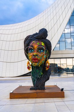 Heydar Aliyev Merkezi 'ne yaptığımız tatil ziyaretinden anılar geziyor. Bakü, Azerbaycan.