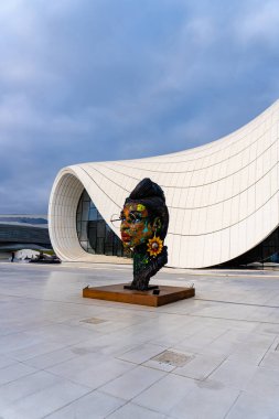 Heydar Aliyev Merkezi 'ne yaptığımız tatil ziyaretinden anılar geziyor. Bakü, Azerbaycan.