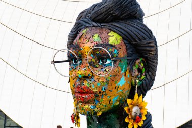 Heydar Aliyev Merkezi 'ne yaptığımız tatil ziyaretinden anılar geziyor. Bakü, Azerbaycan.