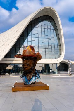 Heydar Aliyev Merkezi 'ne yaptığımız tatil ziyaretinden anılar geziyor. Bakü, Azerbaycan.