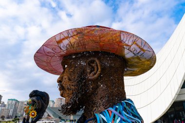 Heydar Aliyev Merkezi 'ne yaptığımız tatil ziyaretinden anılar geziyor. Bakü, Azerbaycan.