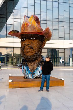 Heydar Aliyev Merkezi 'ne yaptığımız tatil ziyaretinden anılar geziyor. Bakü, Azerbaycan.