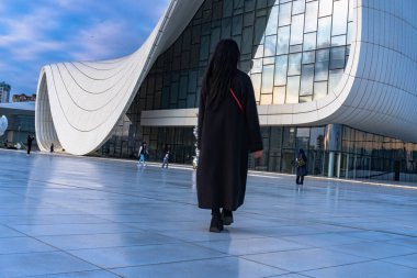 Heydar Aliyev Merkezi 'ne yaptığımız tatil ziyaretinden anılar geziyor. Bakü, Azerbaycan.