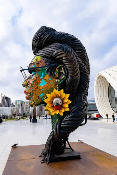 Heydar Aliyev Merkezi 'ne yaptığımız tatil ziyaretinden anılar geziyor. Bakü, Azerbaycan.