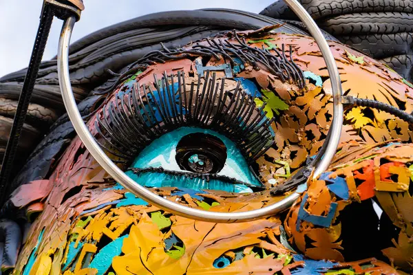 Heydar Aliyev Merkezi 'ne yaptığımız tatil ziyaretinden anılar geziyor. Bakü, Azerbaycan.