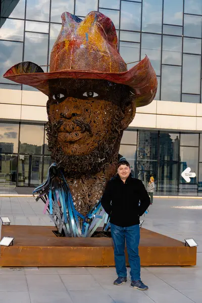 Heydar Aliyev Merkezi 'ne yaptığımız tatil ziyaretinden anılar geziyor. Bakü, Azerbaycan.