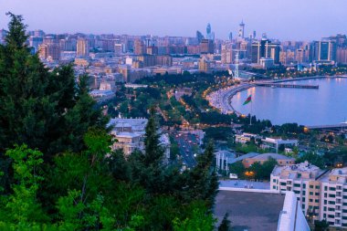 Şehir manzarası. Tatil ve seyahat konsepti. Bakü, Azerbaycan.