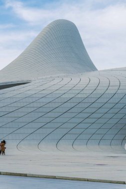 Heydar Aliyev Merkezi, Azerbaycan 'ın Bakü kentinde çok ünlü bir turizm merkezi.