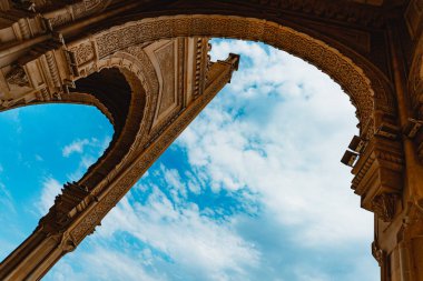 Azerbaycan, Bakü 'deki Heydar Camii. İslam, Ramazan ve din kavramı.