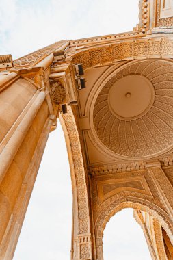 Azerbaycan, Bakü 'deki Heydar Camii. İslam, Ramazan ve din kavramı.