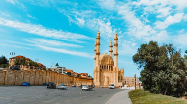 Azerbaycan, Bakü 'deki Heydar Camii. İslam, Ramazan ve din kavramı.