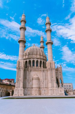 Azerbaycan, Bakü 'deki Heydar Camii. İslam, Ramazan ve din kavramı.