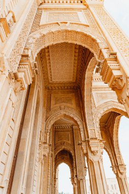 Azerbaycan, Bakü 'deki Heydar Camii. İslam, Ramazan ve din kavramı.